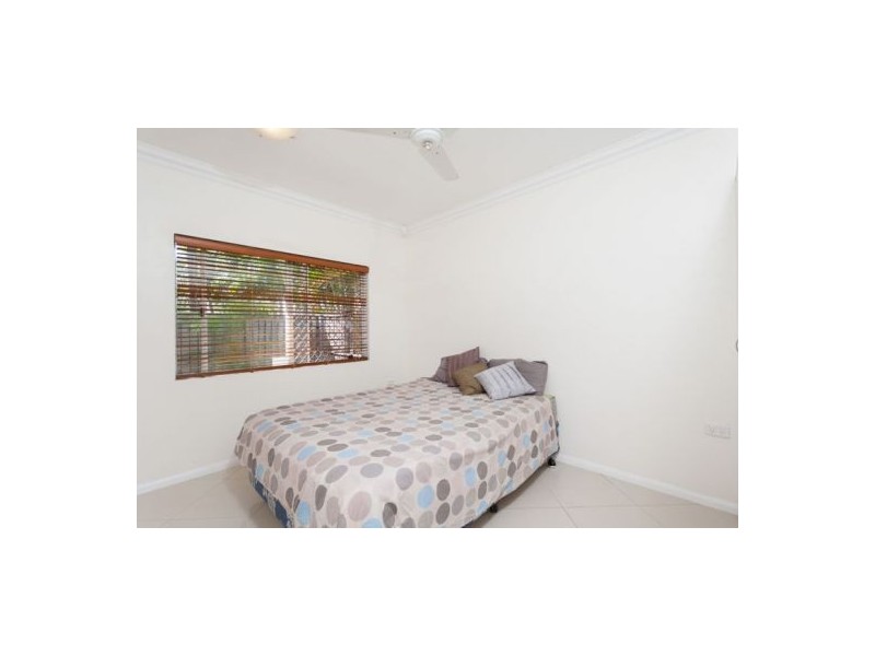 1 Satinash Close, Redlynch QLD 4870