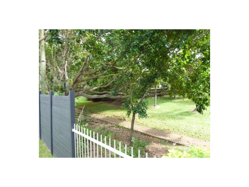 1 Satinash Close, Redlynch QLD 4870