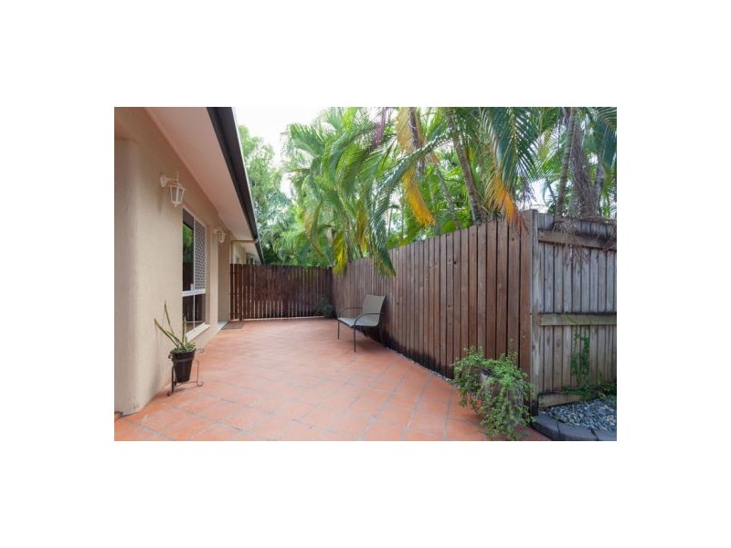 1 Satinash Close, Redlynch QLD 4870