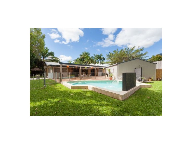 1 Satinash Close, Redlynch QLD 4870