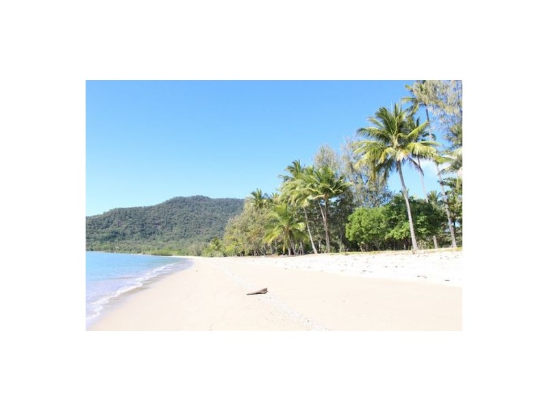 1 Curlew Street, East Trinity QLD 4871