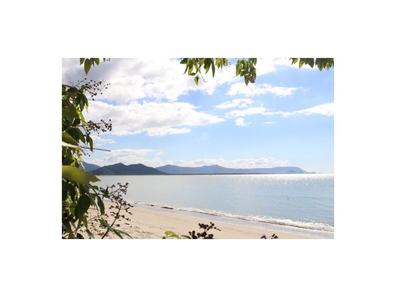 1 Curlew Street, East Trinity QLD 4871