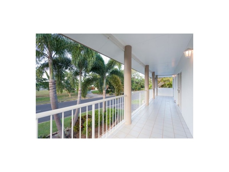 87 Moore Road, Kewarra Beach QLD 4879