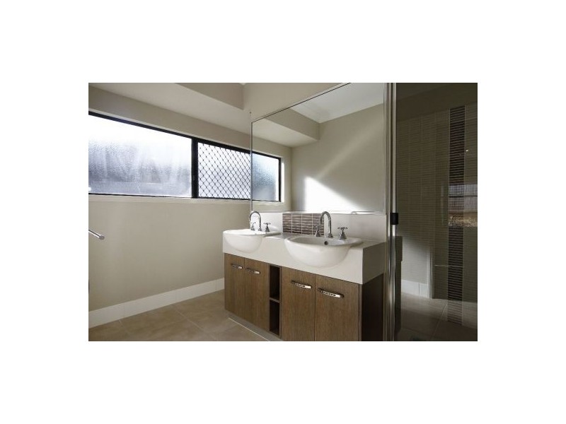 12 Bushlark Place, Smithfield QLD 4878