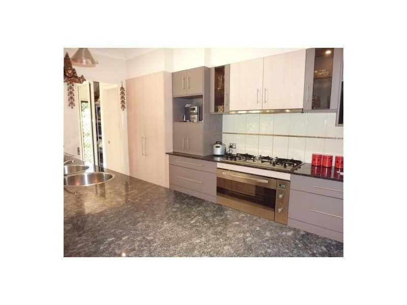 39 Chesterfield Close, Brinsmead QLD 4870