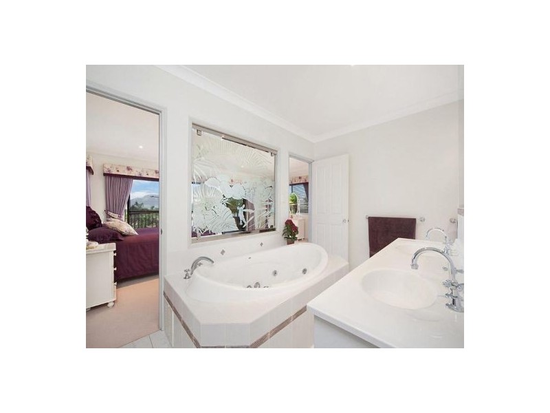 4 Knott Court, Whitfield QLD 4870