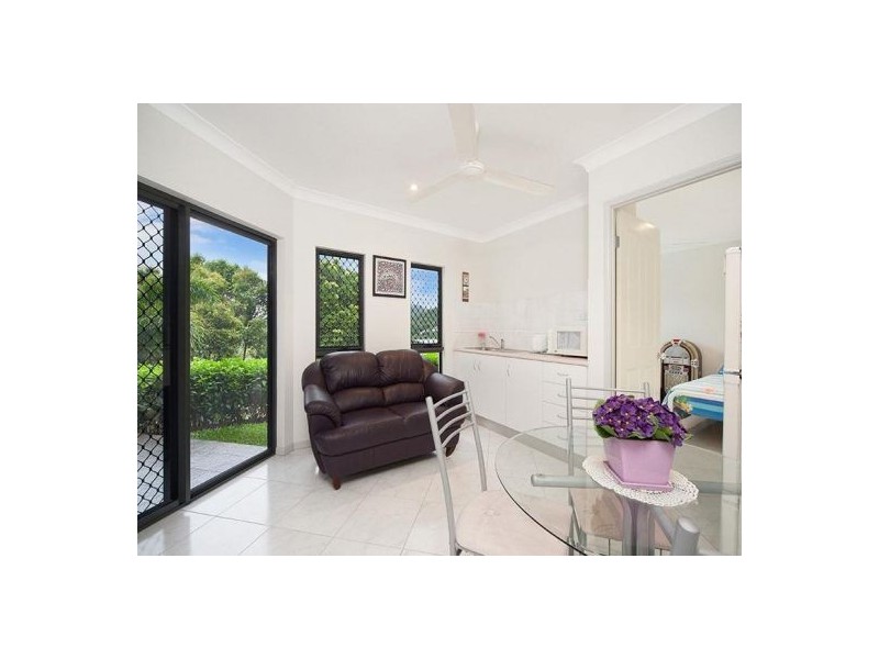 4 Knott Court, Whitfield QLD 4870