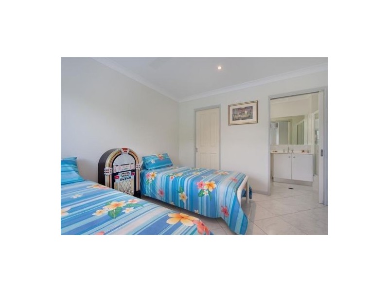 4 Knott Court, Whitfield QLD 4870