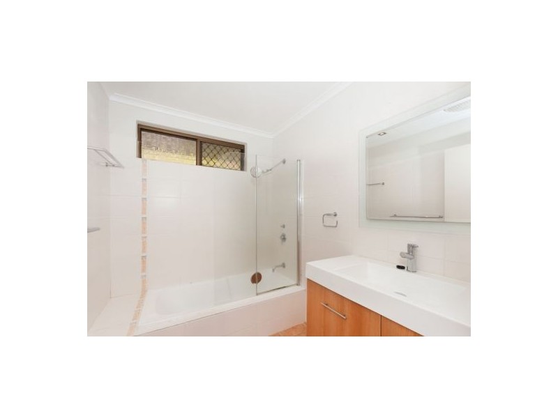 16 Makoo Close, White Rock QLD 4868