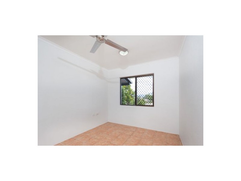 16 Makoo Close, White Rock QLD 4868