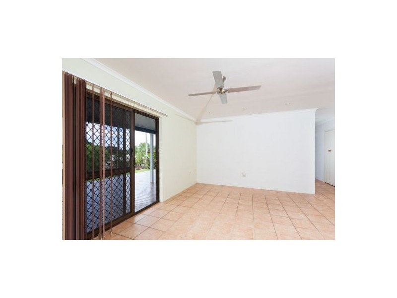 16 Makoo Close, White Rock QLD 4868