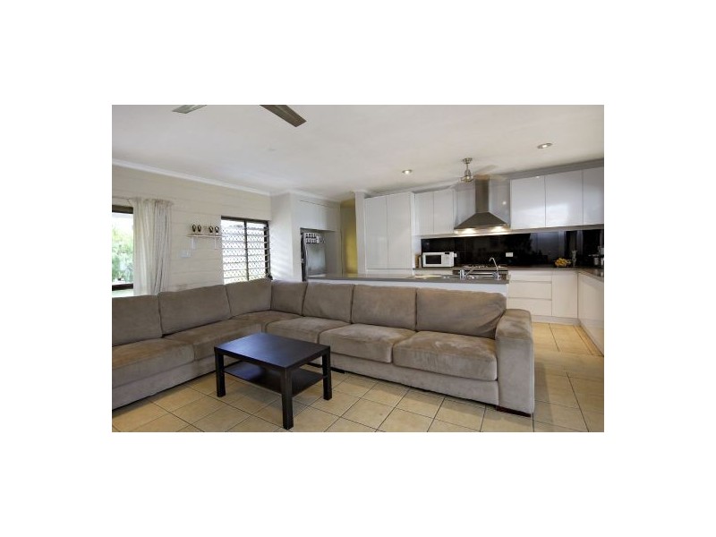 5 Marian Close, Smithfield QLD 4878