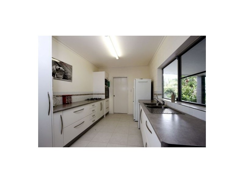 17 Cassava Street, Holloways Beach QLD 4878