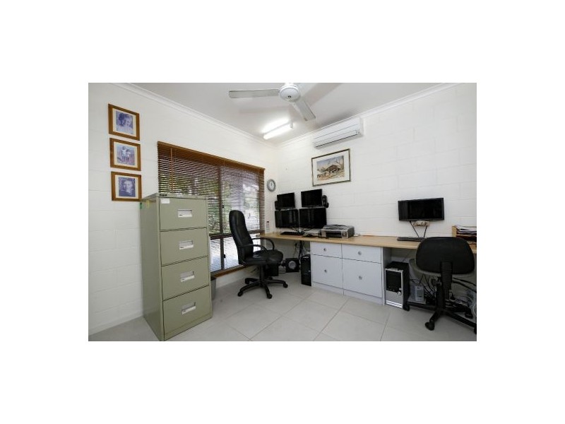 17 Cassava Street, Holloways Beach QLD 4878