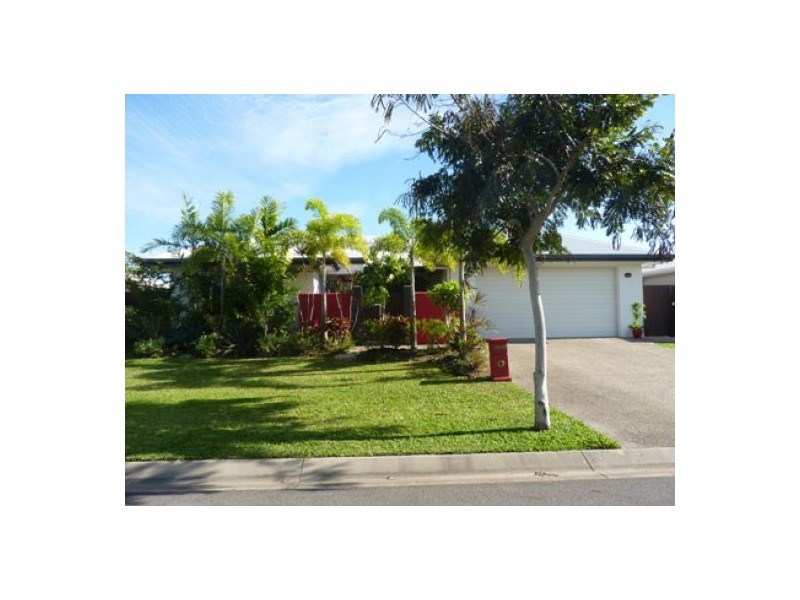 33 Fossilbrook Bend, Trinity Park QLD 4879
