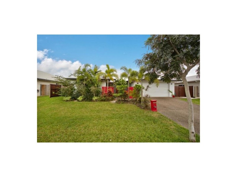 33 Fossilbrook Bend, Trinity Park QLD 4879
