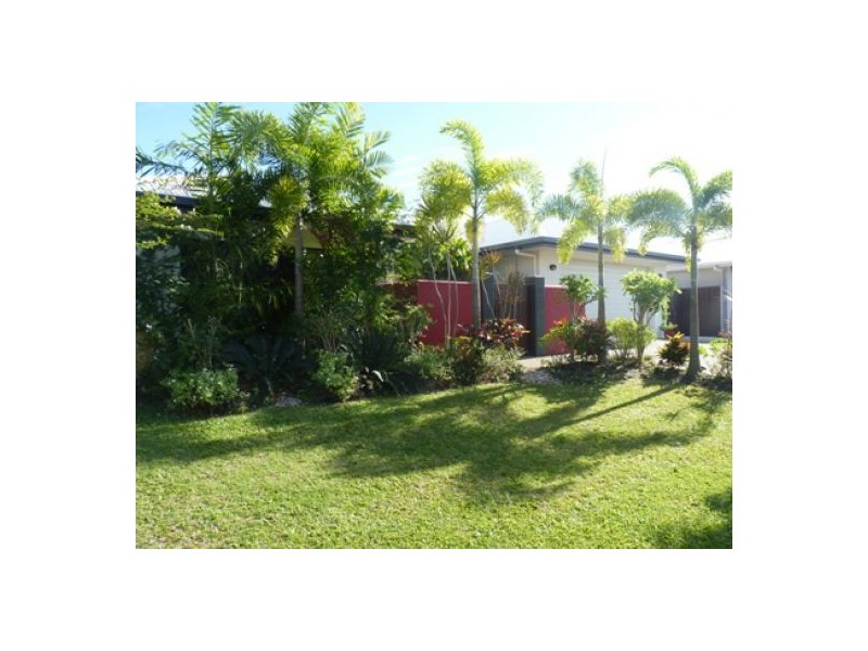 33 Fossilbrook Bend, Trinity Park QLD 4879