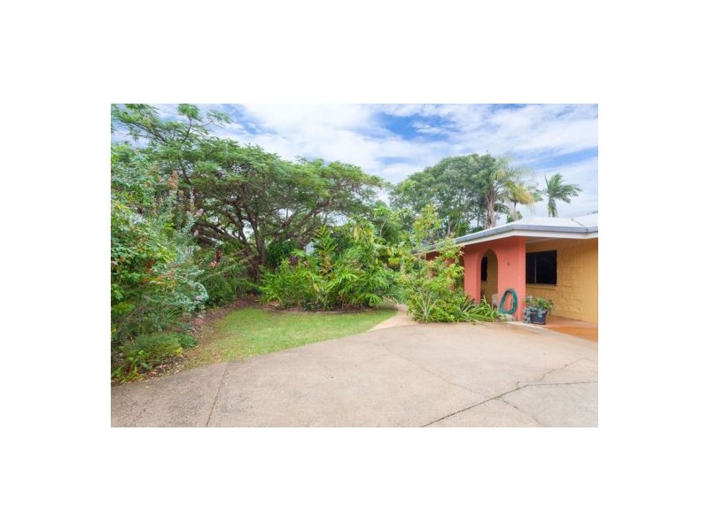 6-8 Dandaloo Street, Bayview Heights QLD 4868