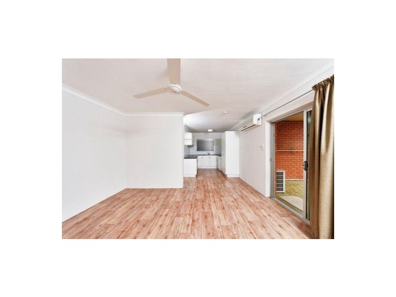 4/347 Lake Street, Cairns North QLD 4870