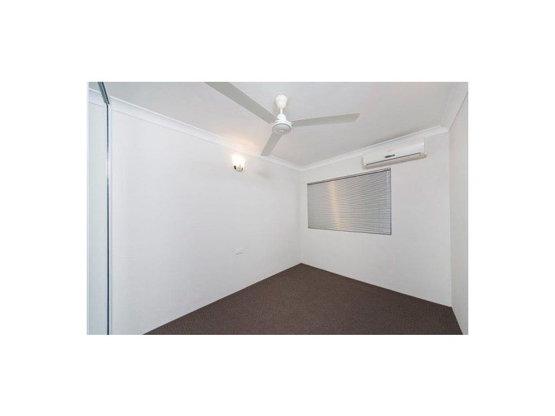 4/347 Lake Street, Cairns North QLD 4870