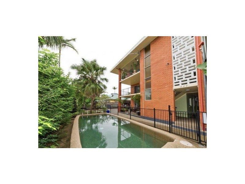 4/347 Lake Street, Cairns North QLD 4870