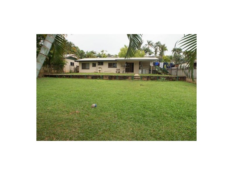 11 Makoo Close, White Rock QLD 4868