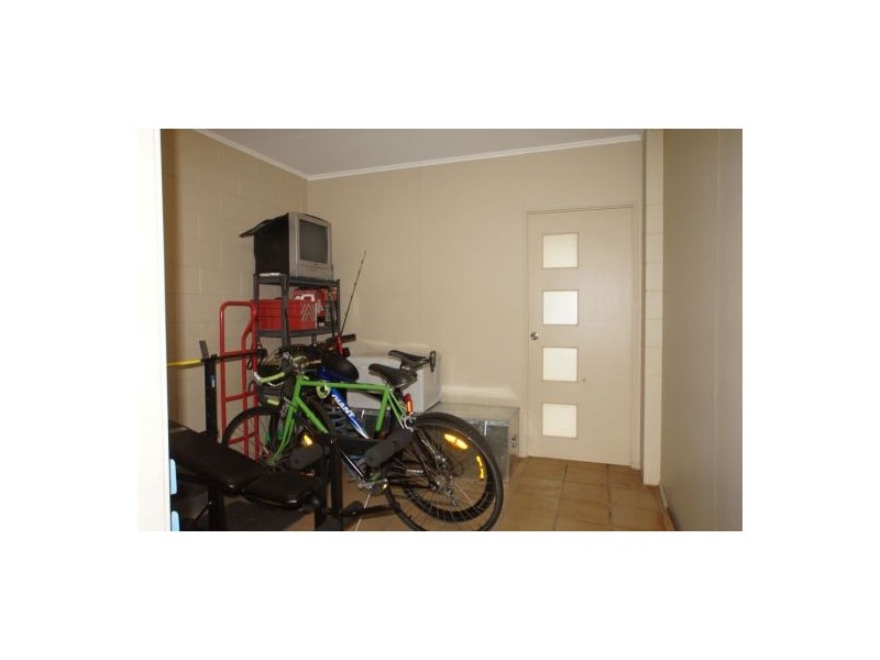 11 Makoo Close, White Rock QLD 4868