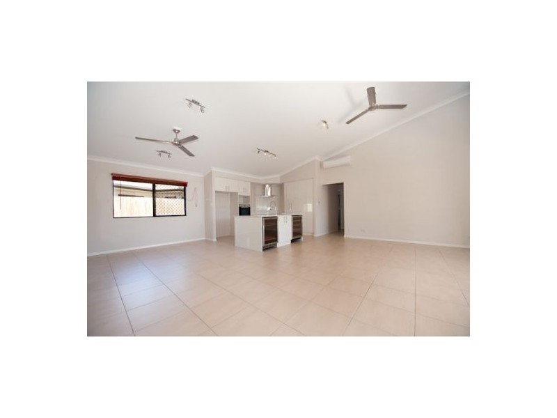 52 Dungarvan Close, Brinsmead QLD 4870