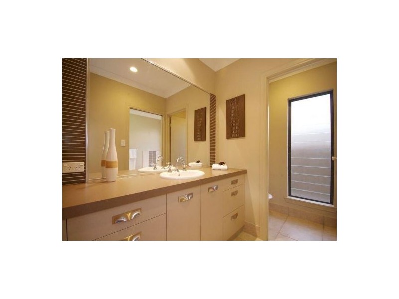 24 Selwyn Circuit, Trinity Park QLD 4879