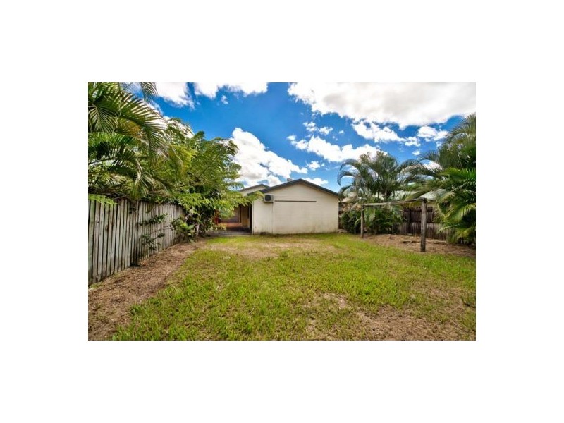 5 Rafferty Street, White Rock QLD 4868