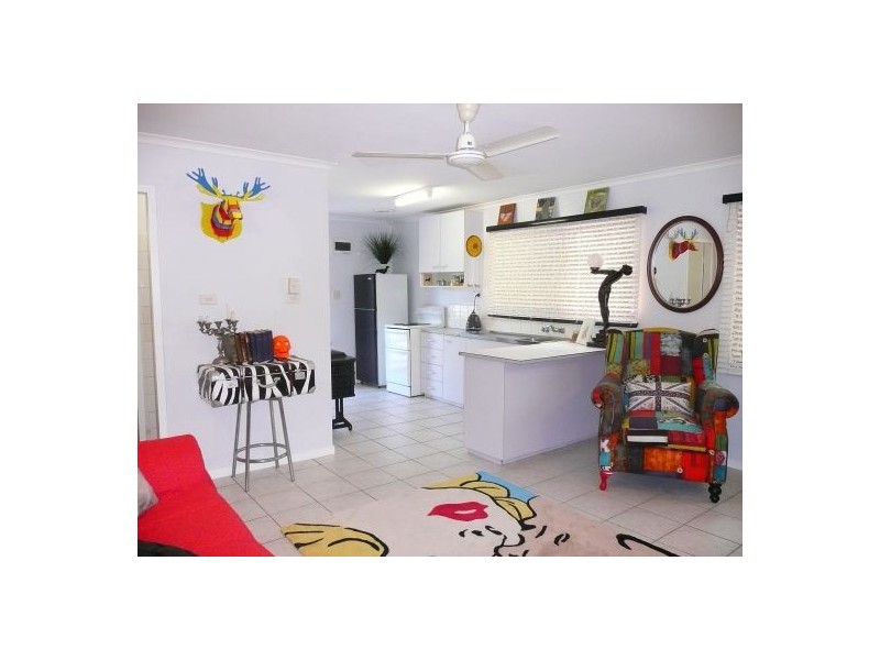 10/284 Lake Street, Cairns North QLD 4870