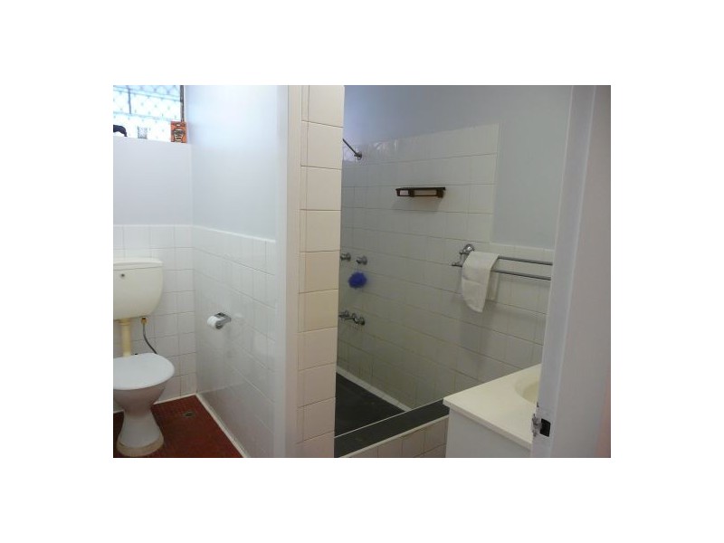 10/284 Lake Street, Cairns North QLD 4870