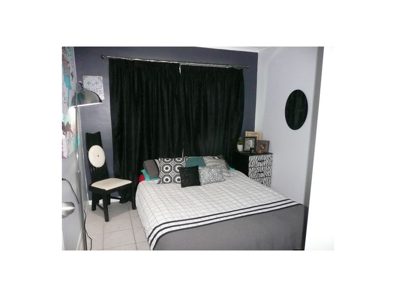 10/284 Lake Street, Cairns North QLD 4870