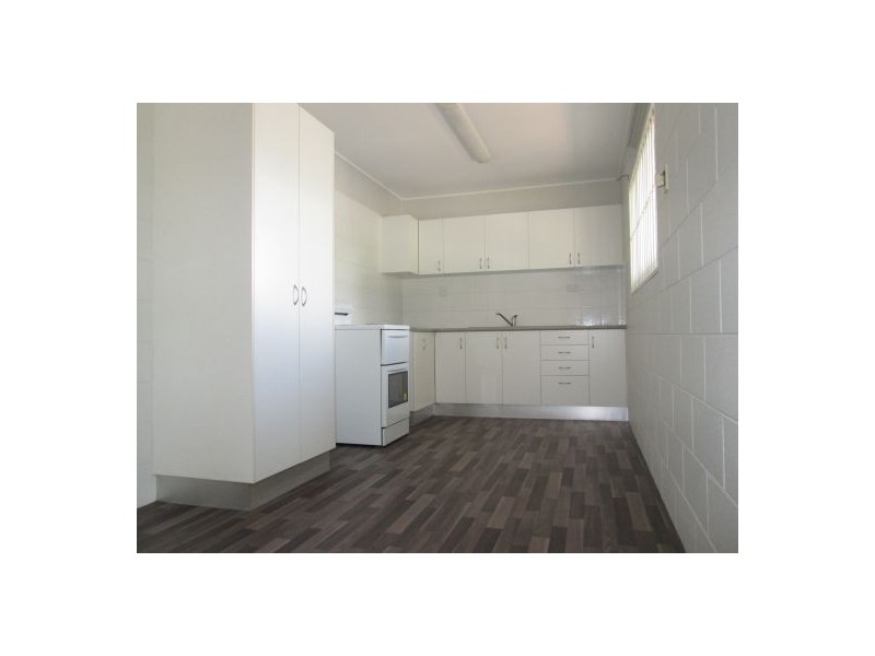 1/129 Mann Street, Westcourt QLD 4870
