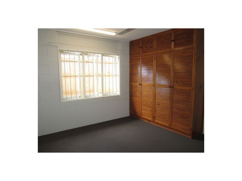 1/129 Mann Street, Westcourt QLD 4870