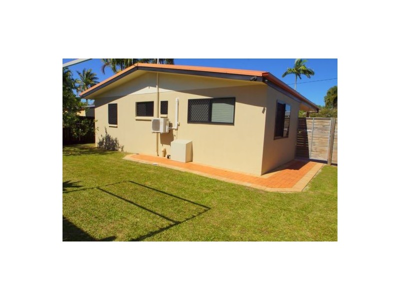 2/565 Mulgrave Road, Earlville QLD 4870