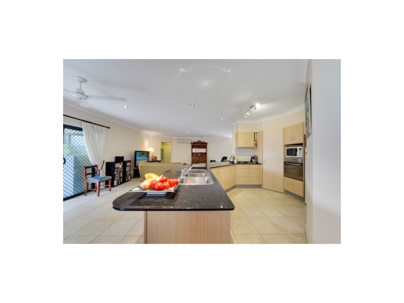 14 Chesterfield Close, Brinsmead QLD 4870