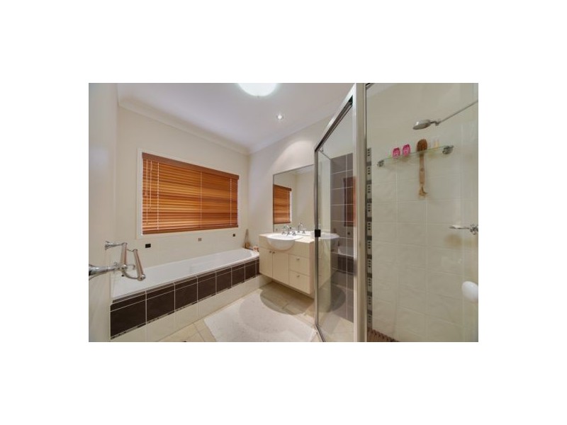 14 Chesterfield Close, Brinsmead QLD 4870