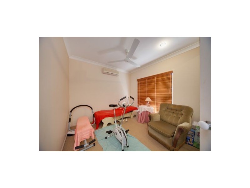 14 Chesterfield Close, Brinsmead QLD 4870