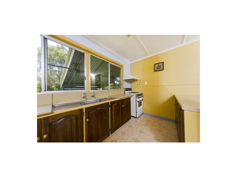 8 Dollinson Street, Manunda QLD 4870