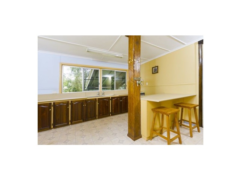 8 Dollinson Street, Manunda QLD 4870