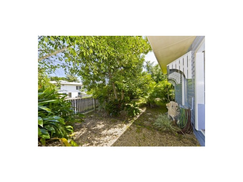 8 Dollinson Street, Manunda QLD 4870