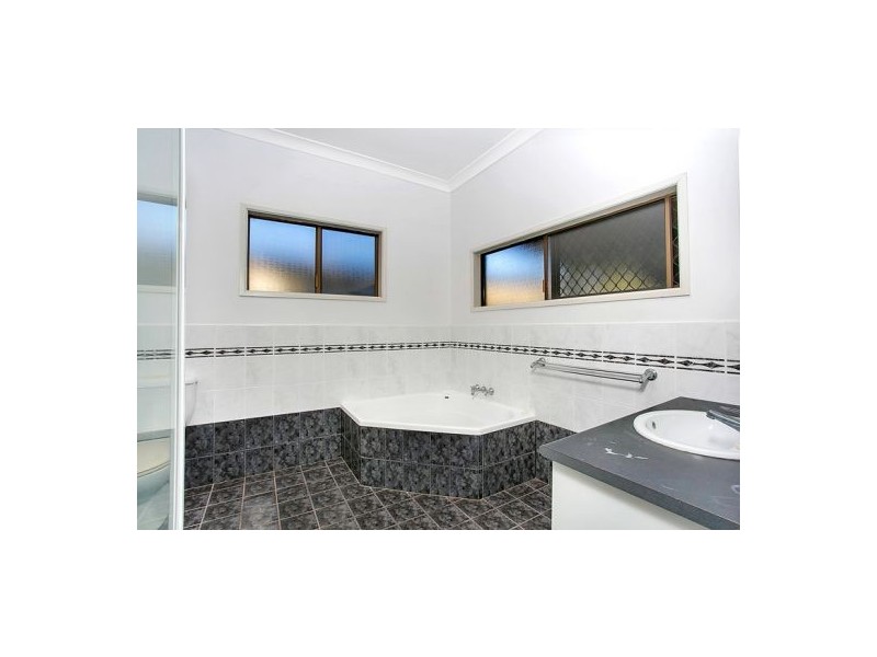 41 Hobson Drive, Brinsmead QLD 4870