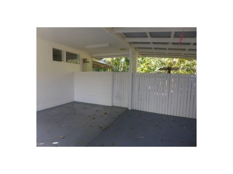 44 Baronia Crescent, Holloways Beach QLD 4878