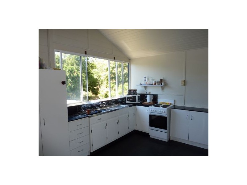 4 Sandpiper Street, East Trinity QLD 4871