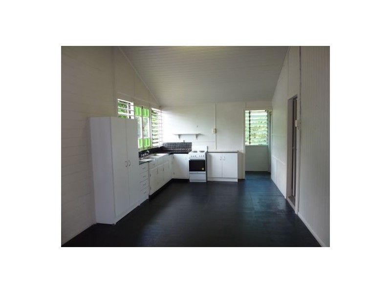 4 Sandpiper Street, East Trinity QLD 4871