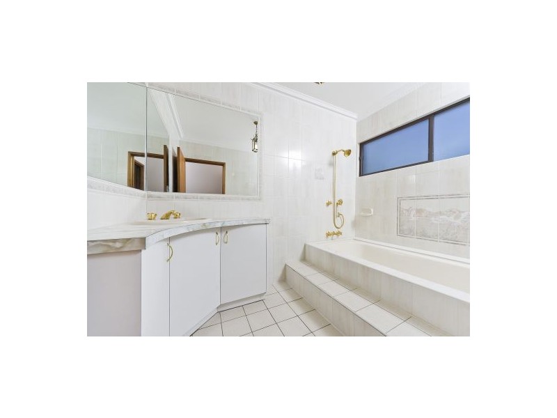 1 Coconut Street, Holloways Beach QLD 4878