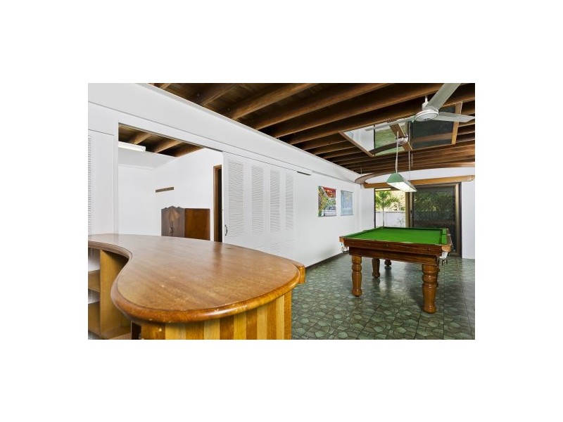 1 Coconut Street, Holloways Beach QLD 4878