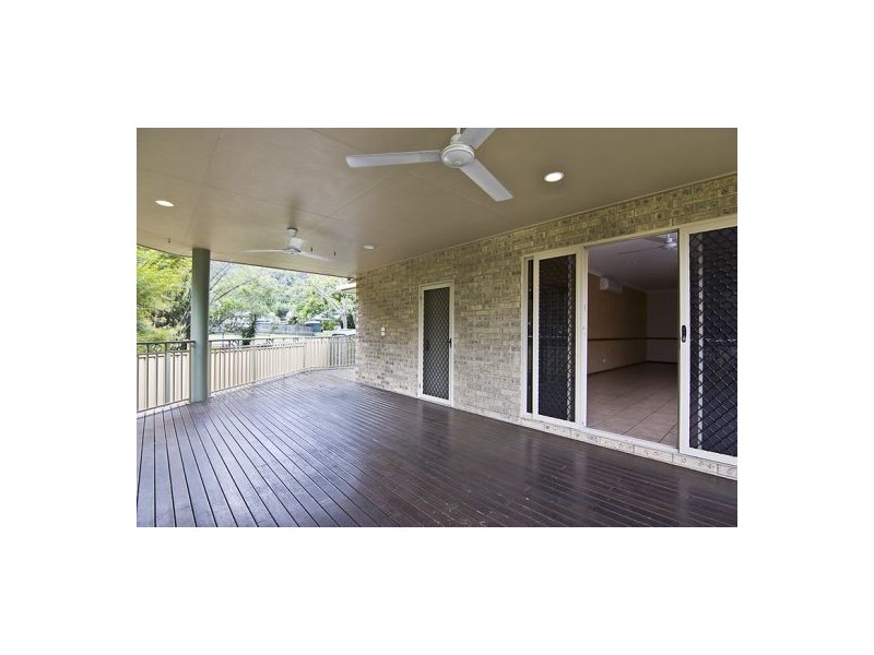 15 Goodsell Drive, Bentley Park QLD 4869