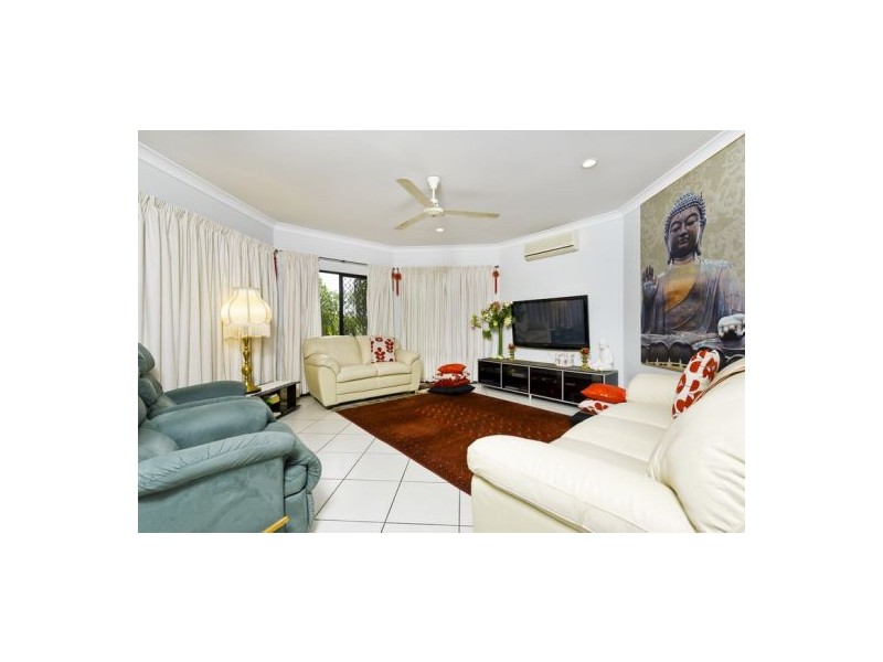 1 Mia Street, Kewarra Beach QLD 4879